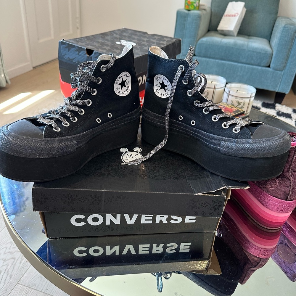 Miley Cyrus x Converse Sneakers New in Box - Picture 6 of 6